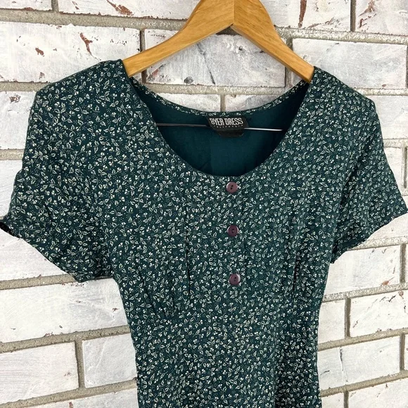 Byer Dress | Emerald Green Ditsy Floral Print Dress - Picture 3 of 7